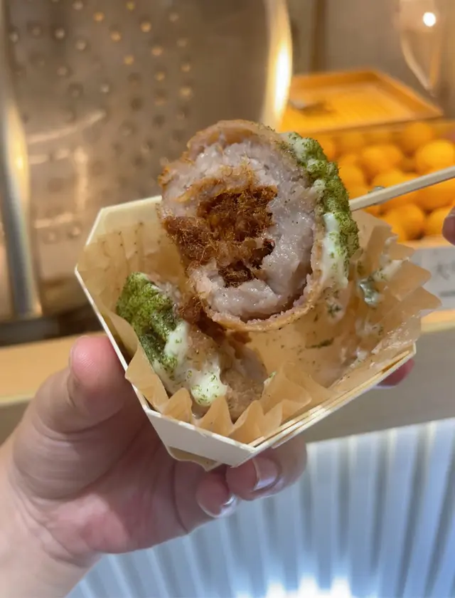 蛋黃肉鬆芋頭球