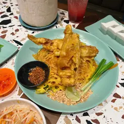 蛋包虎虾炒金边粉套餐