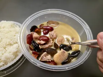 药膳黄酒鸡配白饭