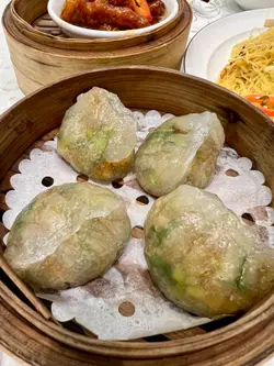 潮州蒸粉果，粉果皮一啲都唔厚，真係皮薄餡靚。
