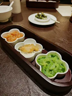 椒盐糖心鲍鱼.鸳鸯海蜇丝