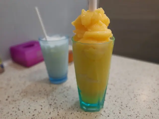 芒果沙冰及椰汁冰