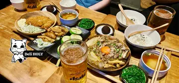 炸猪排定食和肥牛金针菇寿喜烧