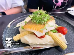 香煎比目鱼伴薯菜配柠檬牛油汁