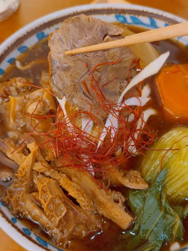 紅燒牛三寶湯麵