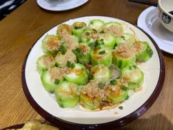 我仔食到舔舔脷