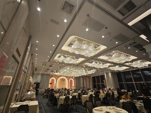 餐廳空間雖不算開闊，但勝在裝修明亮整潔