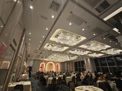 餐厅空间虽不算开阔,但胜在装修明亮整洁