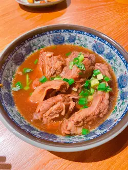 紅燒牛肉便當 