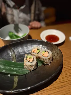 Salmon  &  avocado  roll 