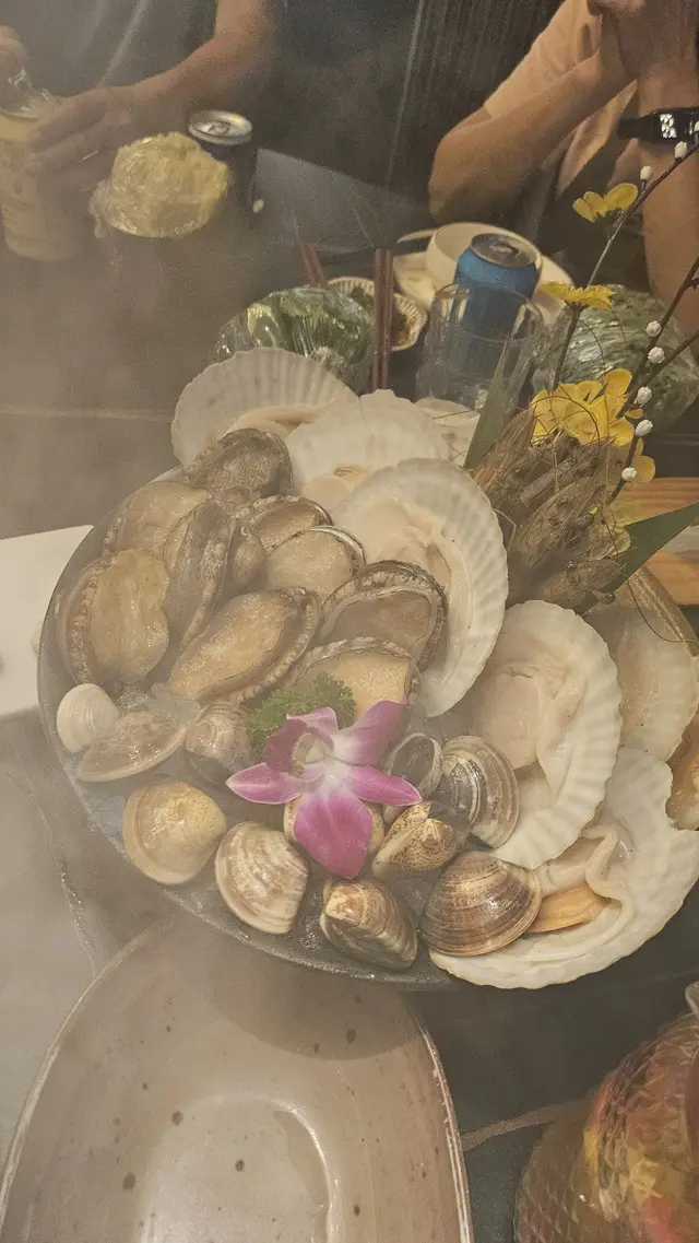 客豪華海鮮拼盤