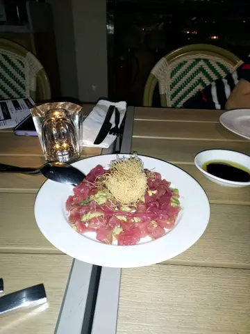 吞拿鱼牛油果他他