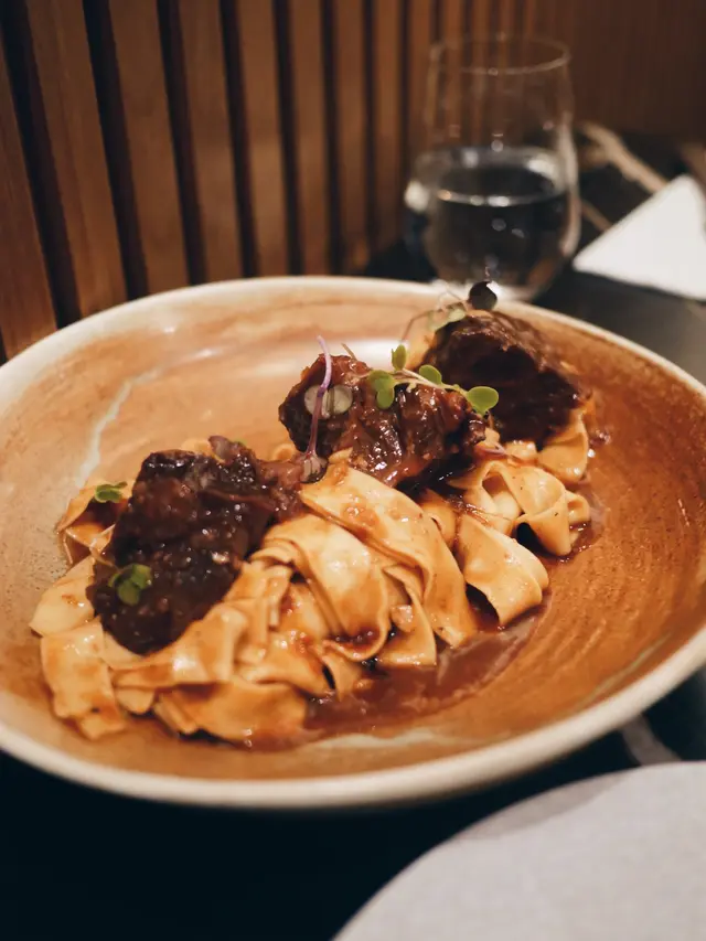 燴蕃茄牛面肉闊意粉