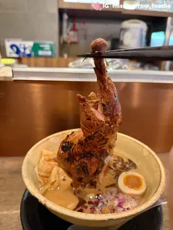 雞腿醬油拉麵