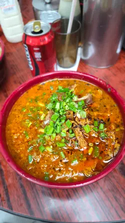 大肠酸辣炸酱腩肉米线