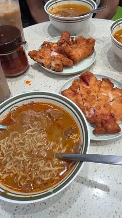 沙爹牛肉蟹王面