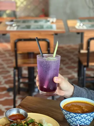 蝶豆花香茅梳打