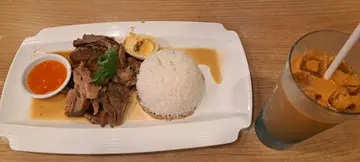 下午茶套餐，泰式卤水猪手饭+冻泰式奶茶