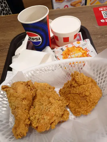 蜂蜜芥末脆雞, 蘑菇飯, 冰酥葡撻, 無糖百事