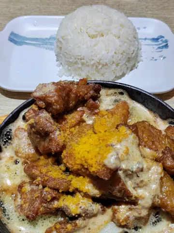 鐵板餐：金沙肉排配白飯&例湯