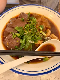 三餸粗麵(香辣豬紅、沙嗲豬皮、魚腐)