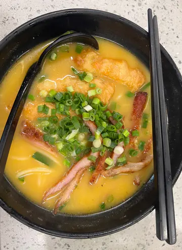 金湯酸麻辣小辣+豬頸肉+魚腐春卷