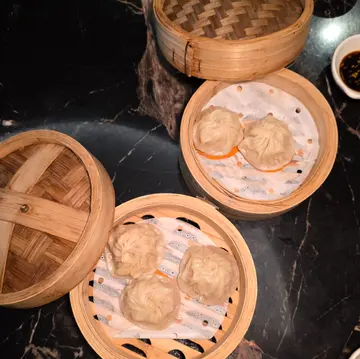 蟹粉小笼包