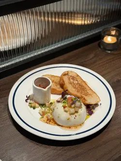 Burrata配sour  dough