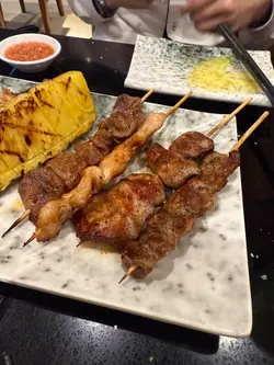 安格斯牛肋串，烧猪颈肉，烧鸡肾，盐烧牛舌芯