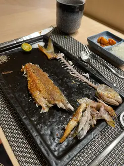 店员好nice 好专业咁会帮手拆肉,条鱼都好香鱼油