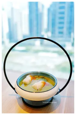 金魚戲水