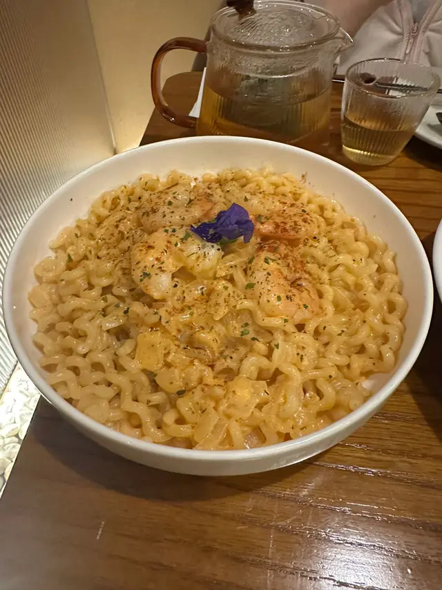 玫瑰醬蝦球QQ麵