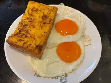 蒜蓉多士配双太阳蛋