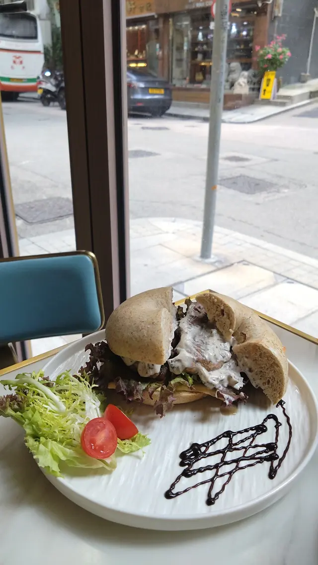 貝果配黑松露大啡菇