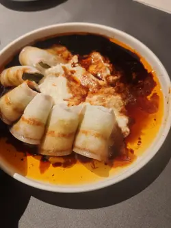 呢间酒楼净系只能食环境 食物质素比之前下降好多 雪山包冻冰冰  虾饺，烧卖干噌噌  价钱太贵 性价比极低 不会再帮衬   