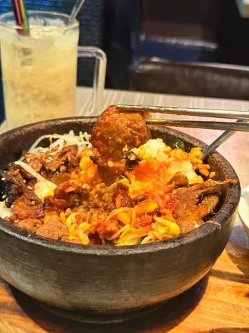 傳統石鍋飯