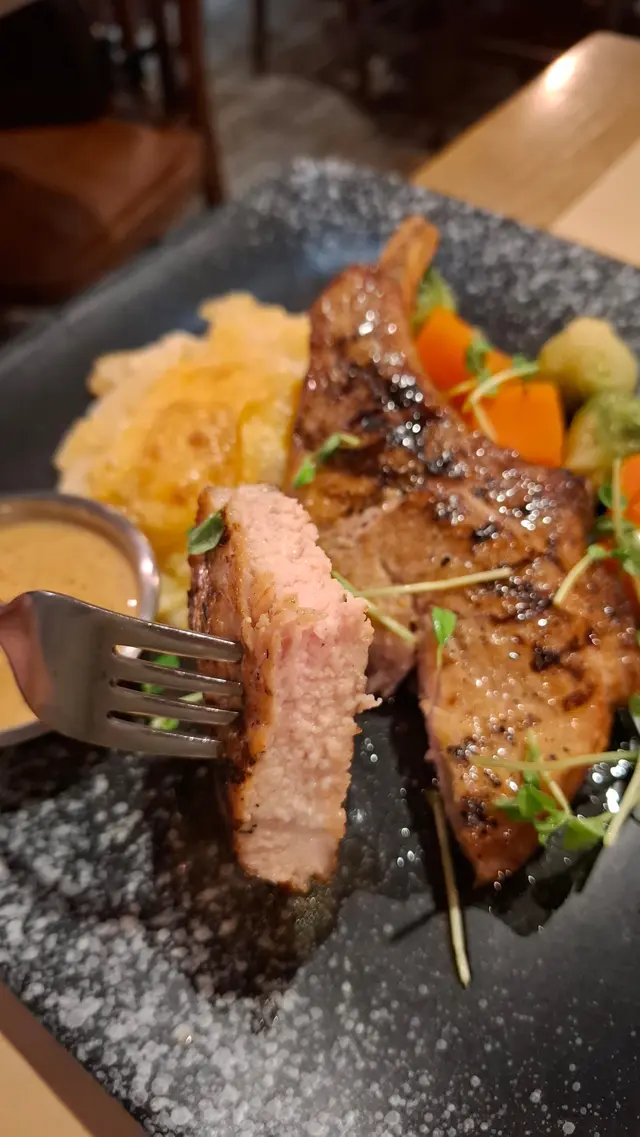 蘋果木燒西班牙黑毛豬安扒