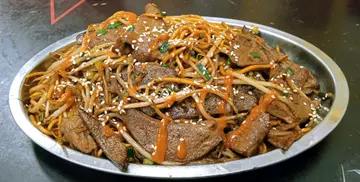 猪润牛肉炒油面