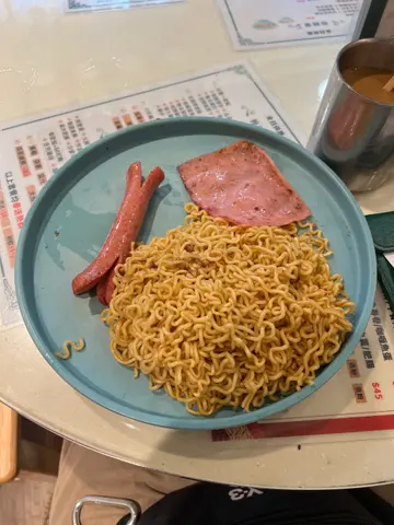 火腿腸仔印尼撈麵