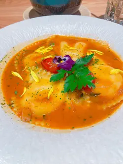 意大利雲吞釀鮮蝦蓉布拉塔芝士配龍蝦汁