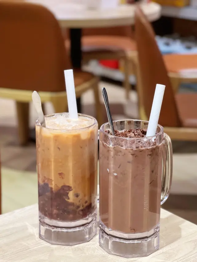 大小姐紅豆奶茶 & 華田暴龍脆脆