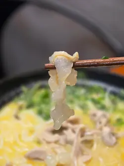 招牌花膠滑雞絲米線