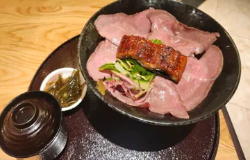 慢煮和牛鰻魚丼飯