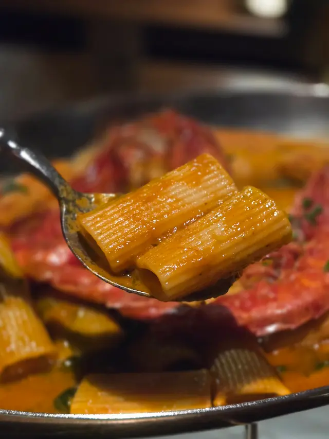 紅蝦龍蝦汁粗管麵 | Rigatoni Carabineros