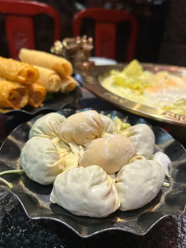 大滾友餃子拼盤