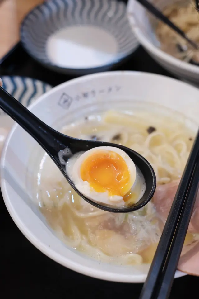 松露濃厚鮮雞白湯拉麵