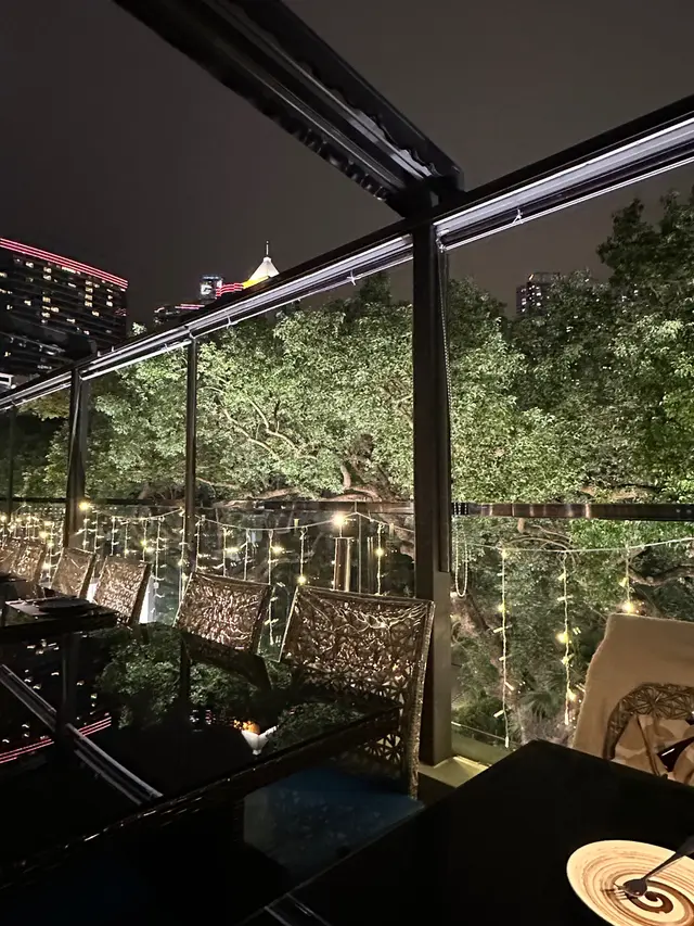 浪漫半露天花園餐廳