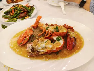 蒜蓉開邊蒸龍蝦