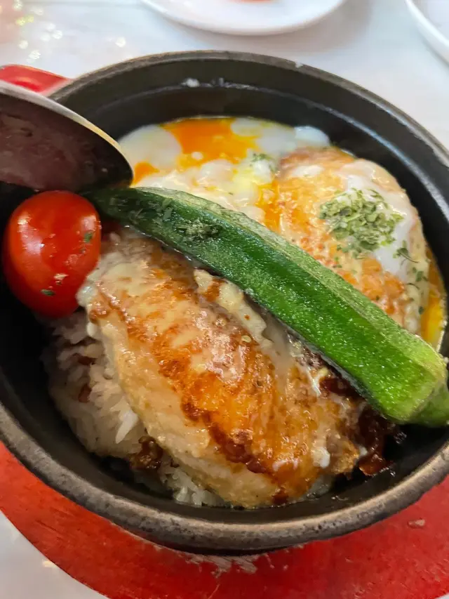 琺瑯鍋.香煎魚柳.山葵芥末籽蜜糖忌廉汁.温泉蛋.紅糙米飯