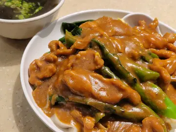 午市  沙嗲肉片河 